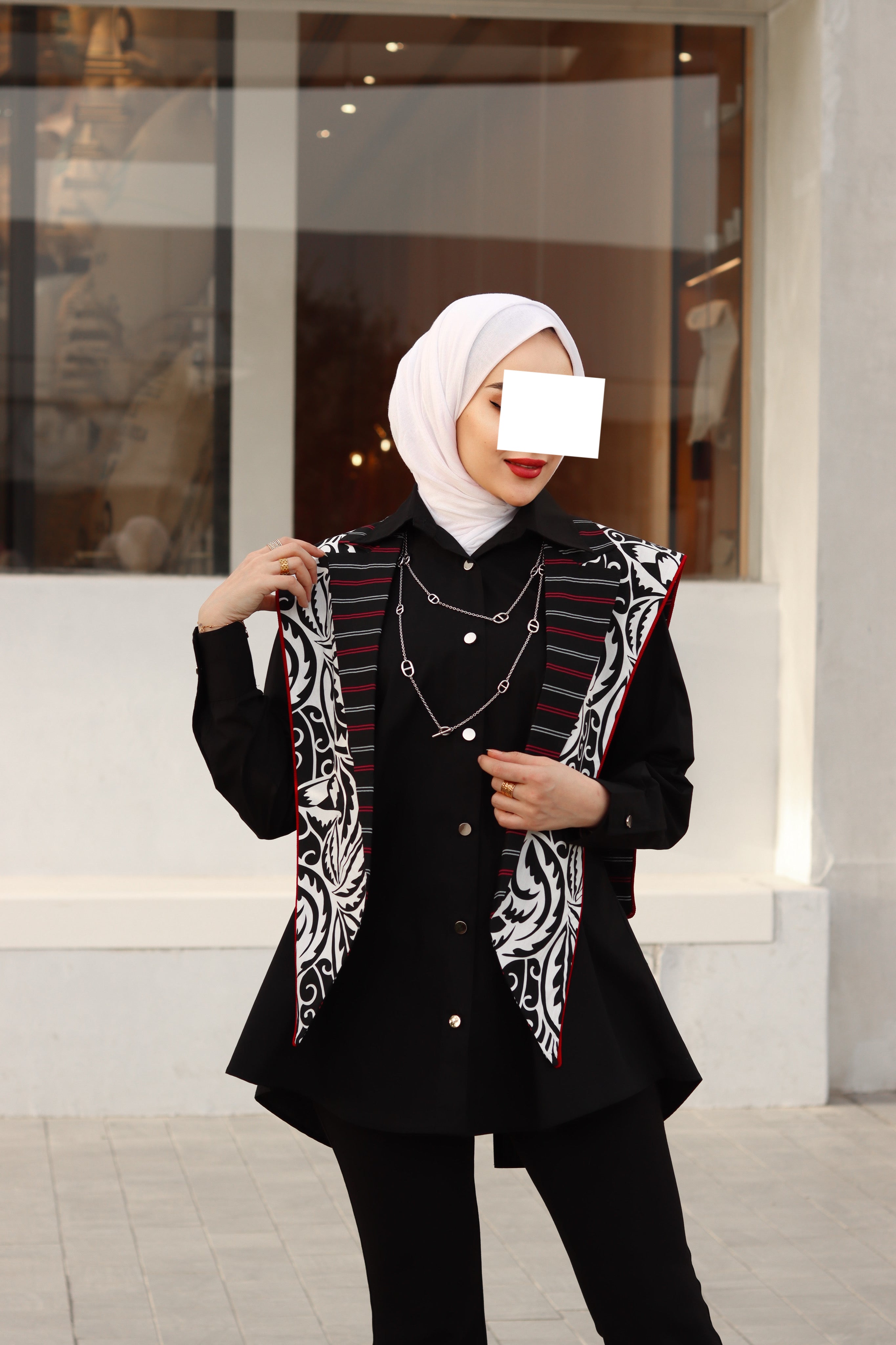 قميص البوبلين بالأناقة السوداء