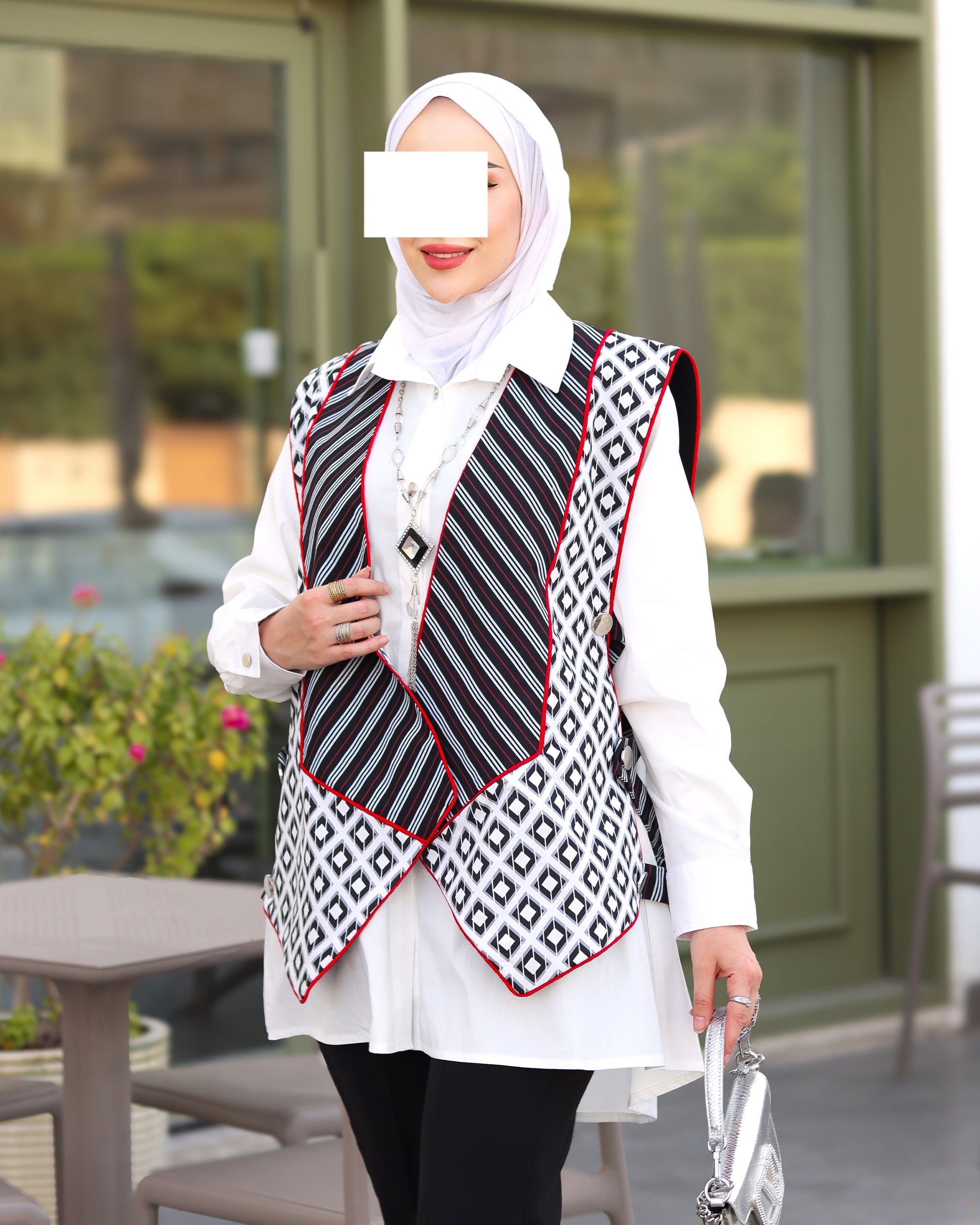 قميص بوبلين بحواف كريمسون