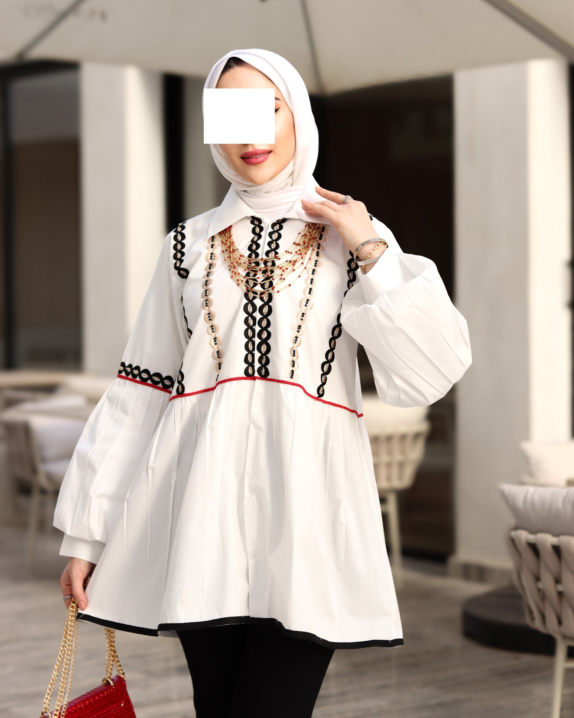 قميص بوبلين بإيقاع العاج