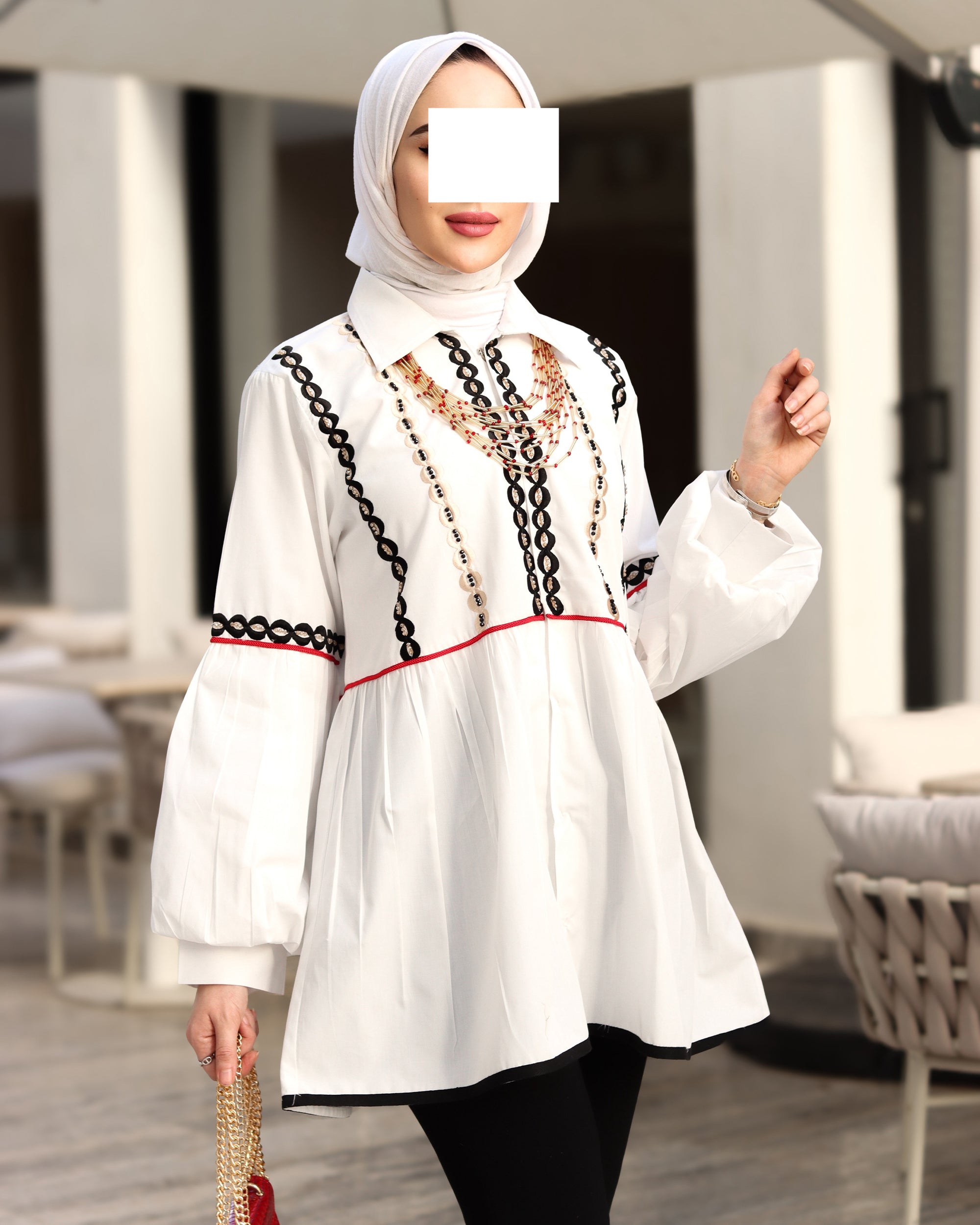 قميص بوبلين بإيقاع العاج