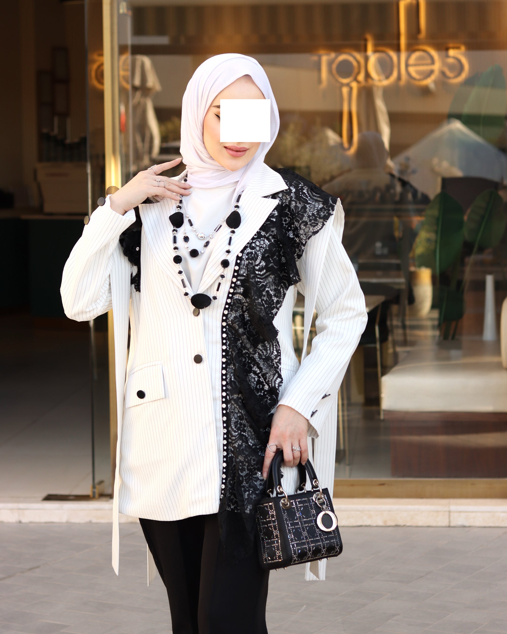 قميص بوبلين دانتيل أسود