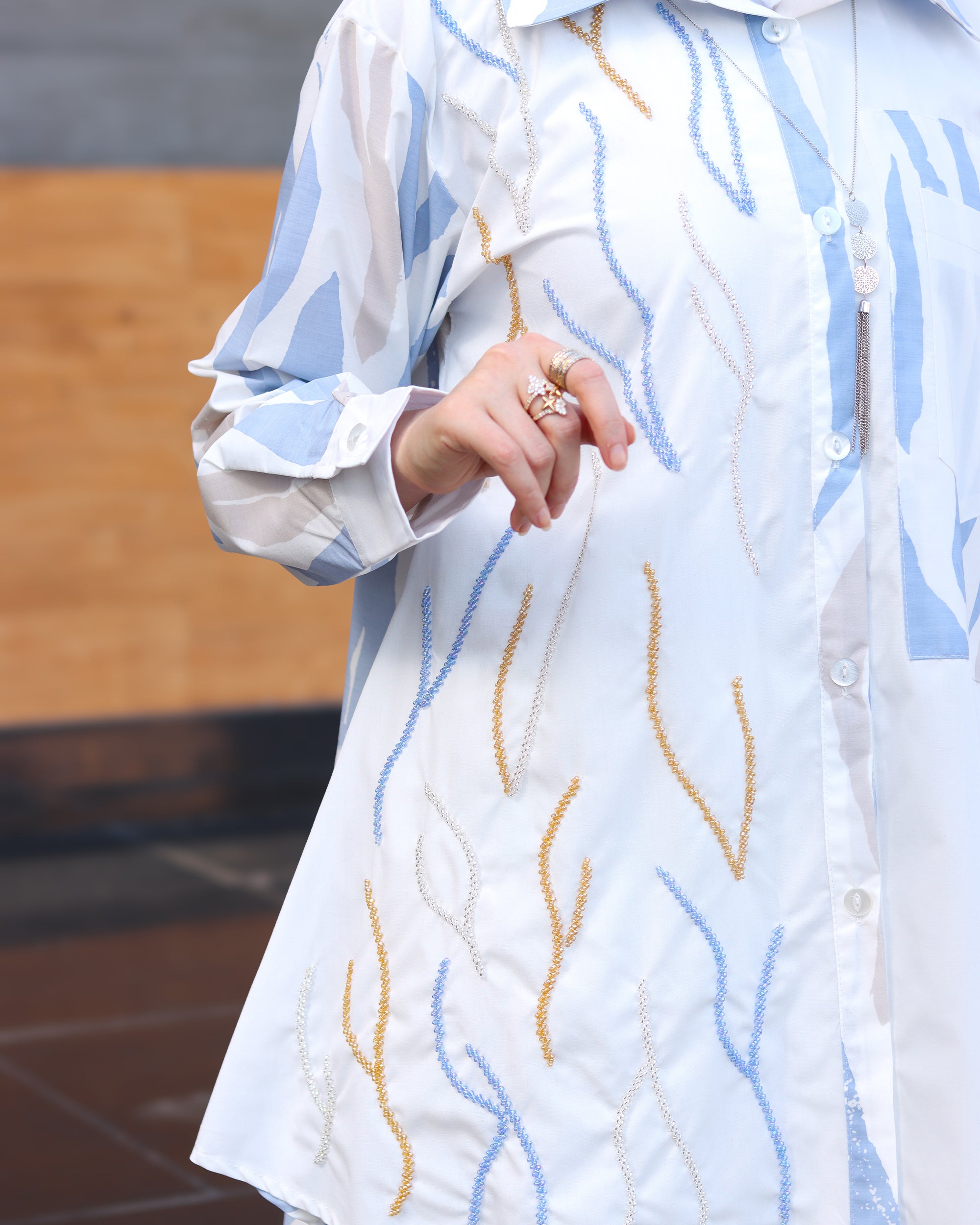 قميص بوبلين بنقشة انسيابية